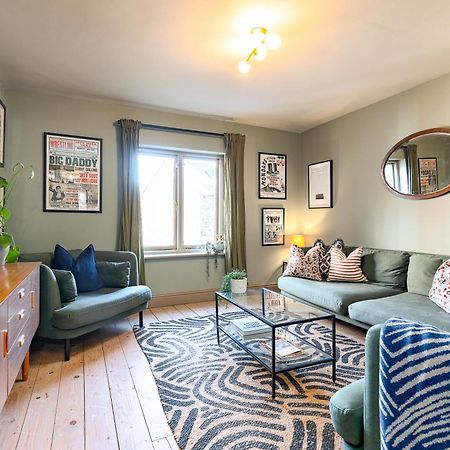 Stylish Seaside Home With King Beds And Parking Scarborough Bagian luar foto