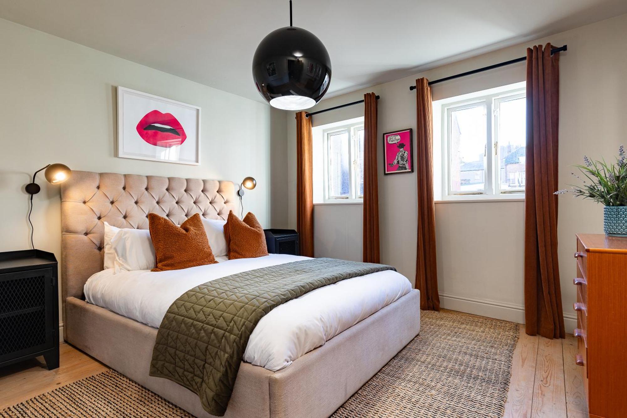 Stylish Seaside Home With King Beds And Parking Scarborough Bagian luar foto
