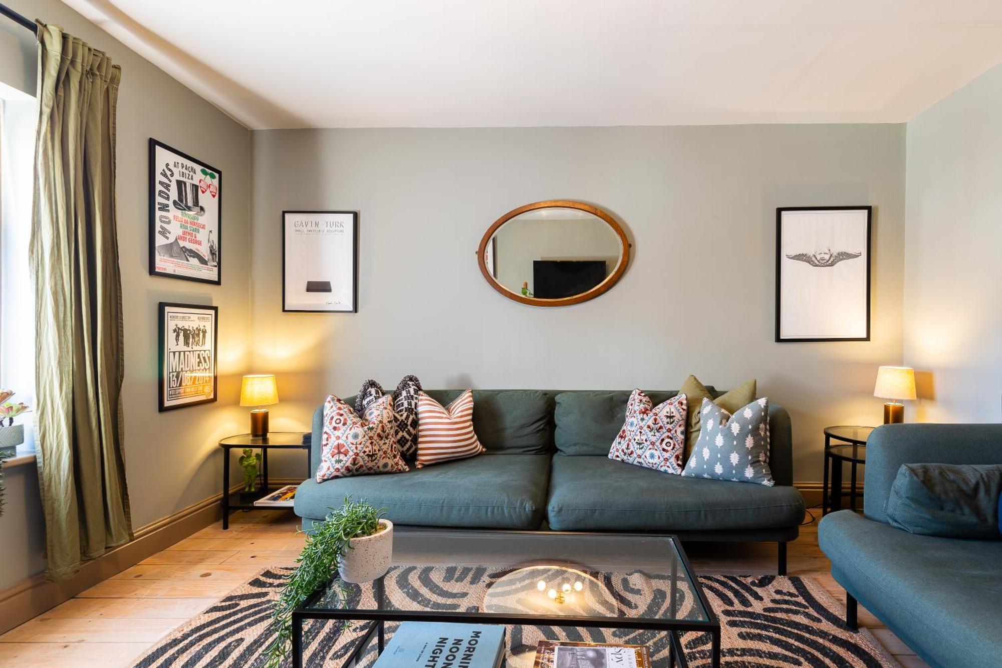 Stylish Seaside Home With King Beds And Parking Scarborough Bagian luar foto